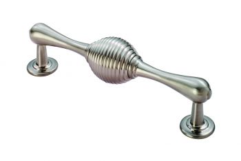 Reeded Handle